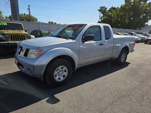 Used 2006 Nissan Frontier XE w/ (G01) XE Preferred Pkg RWD image 1