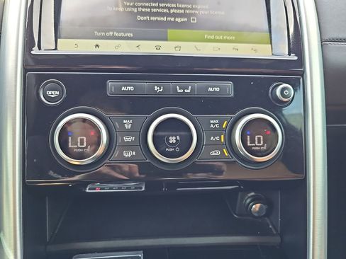 Used 2019 Land Rover Discovery HSE AWD/4WD image 28