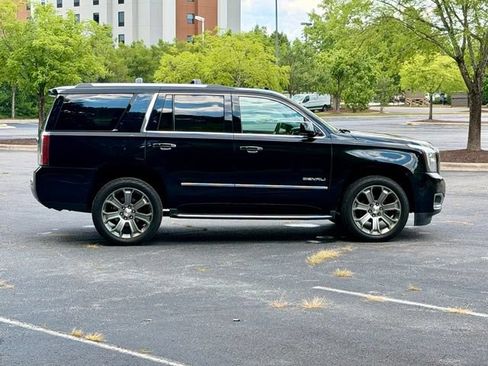 Used 2017 GMC Yukon Denali AWD/4WD image 9