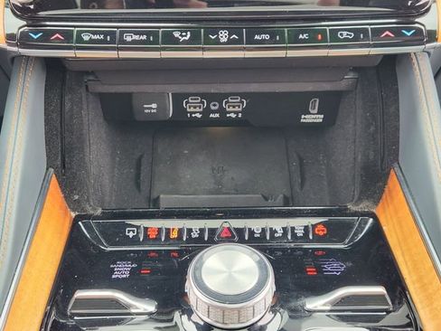 Certified 2022 Jeep Grand Wagoneer Series III AWD/4WD image 20