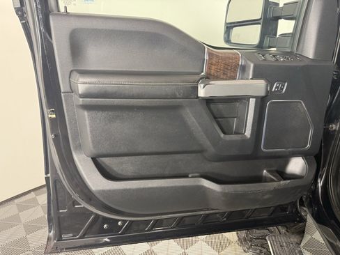 Used 2017 Ford F250 Platinum w/ Platinum Ultimate Package image 14