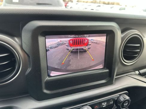 Used 2021 Jeep Wrangler Unlimited Sport AWD/4WD image 17