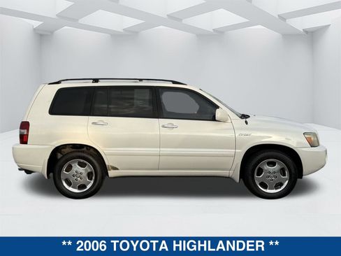 Used 2006 Toyota Highlander w/ 3rd Row image 3