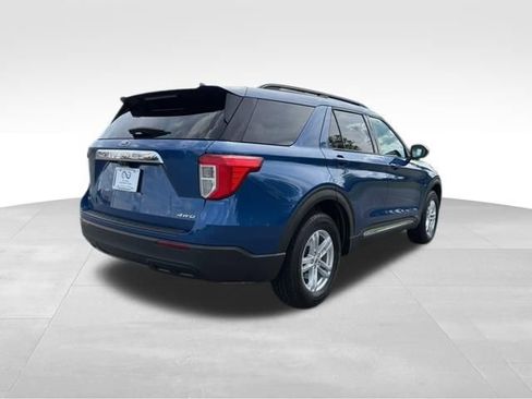 Used 2022 Ford Explorer XLT AWD/4WD image 9