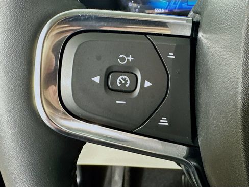 Used 2023 Volvo XC40 B5 Plus w/ Driver Assist Package AWD/4WD image 18