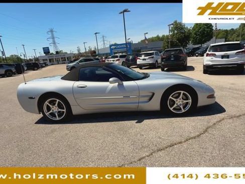 Used 2000 Chevrolet Corvette Convertible w/ Memory Pkg RWD image 10