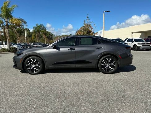 Used 2023 Toyota Crown XLE image 3