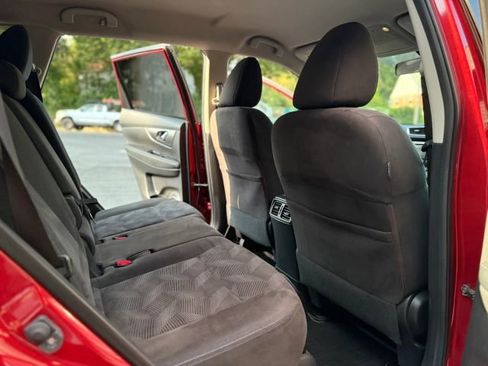 Used 2015 Nissan Rogue SV image 14