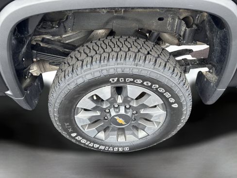 Used 2024 Chevrolet Silverado 2500 Custom w/ Custom Value Package AWD/4WD image 8