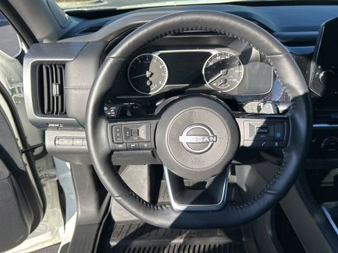 Used 2024 Nissan Pathfinder SL w/ SL Premium Package image 19