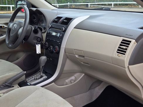 Used 2010 Toyota Corolla LE FWD image 15