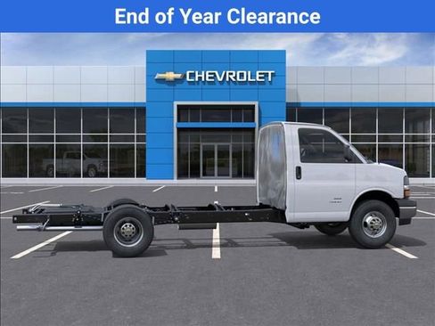 New 2025 Chevrolet Express 3500 w/ Power Convenience Package image 5