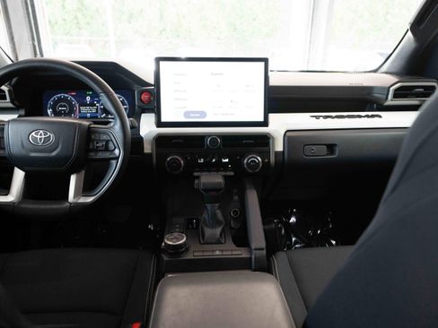 Used 2024 Toyota Tacoma TRD Off-Road image 20