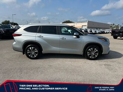 Used 2023 Toyota Highlander XLE