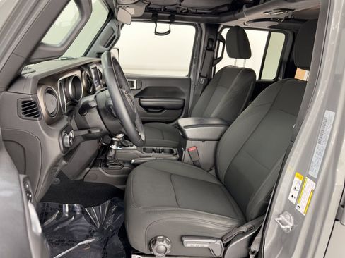 Used 2018 Jeep Wrangler Unlimited Sport S AWD/4WD image 14