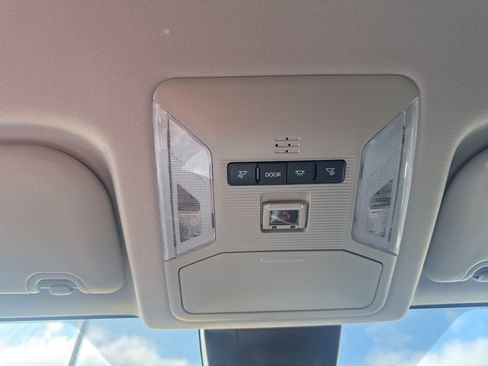 Used 2025 Toyota RAV4 LE image 16