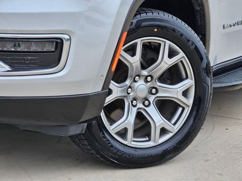 Used 2022 Jeep Wagoneer Series II image 8