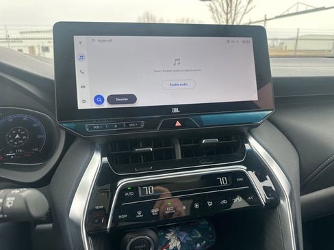 Used 2023 Toyota Venza Limited image 4