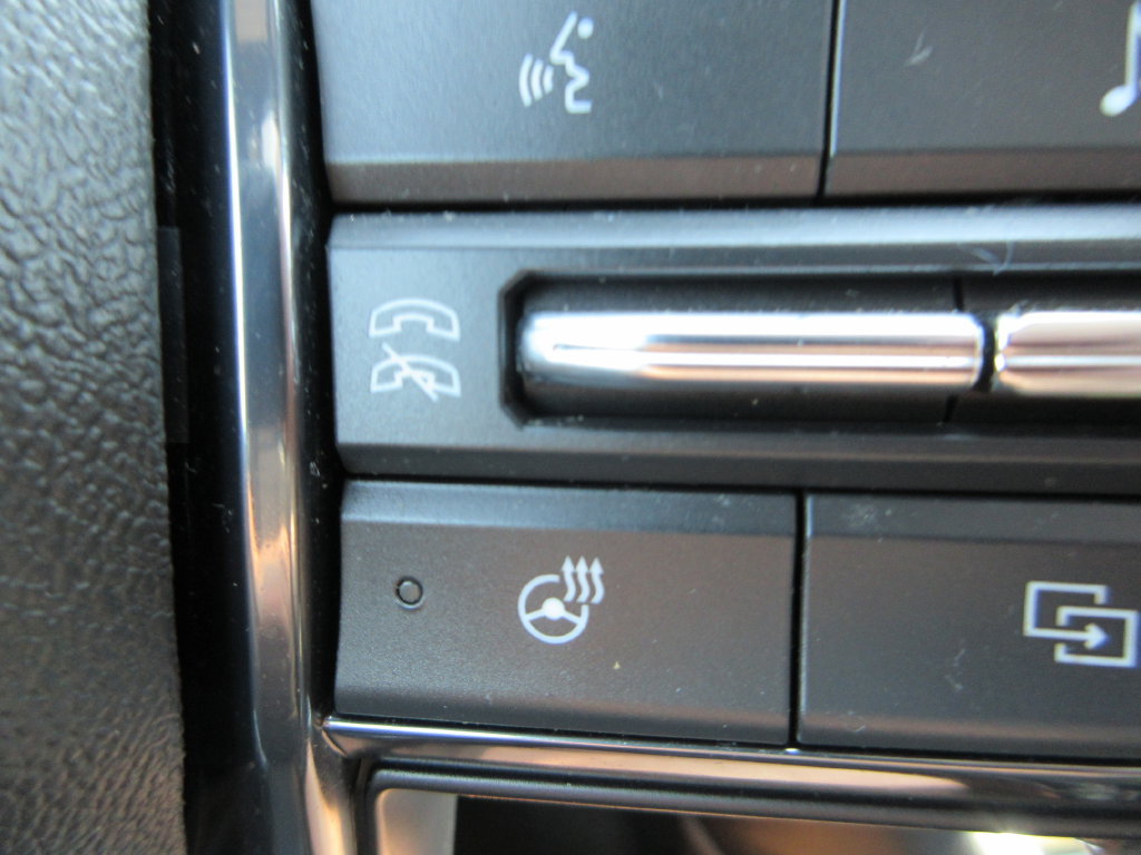 Certified 2023 GMC Canyon AT4 w/ AT4 Premium Package AWD/4WD image 35