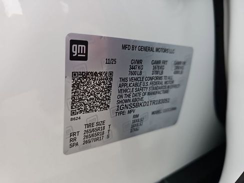 New 2026 Chevrolet Suburban LS RWD image 34