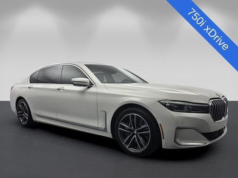 Used 2022 BMW 750i xDrive AWD/4WD image 1