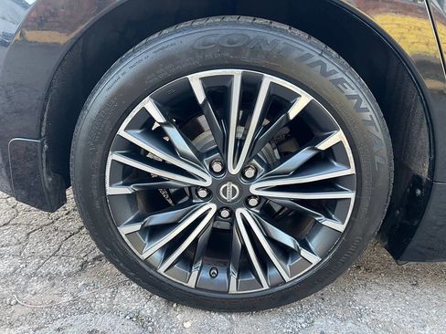 Used 2017 Nissan Maxima Platinum w/ Medallion Package image 29