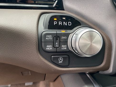 Used 2025 RAM 1500 Laramie AWD/4WD image 12