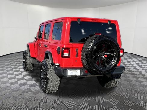 Used 2020 Jeep Wrangler Unlimited Sahara w/ Uconnect 4C Nav & Sound Group image 4