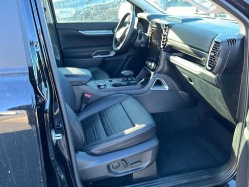 Used 2024 Ford Ranger Lariat w/ FX4 Off-Road Package AWD/4WD image 37