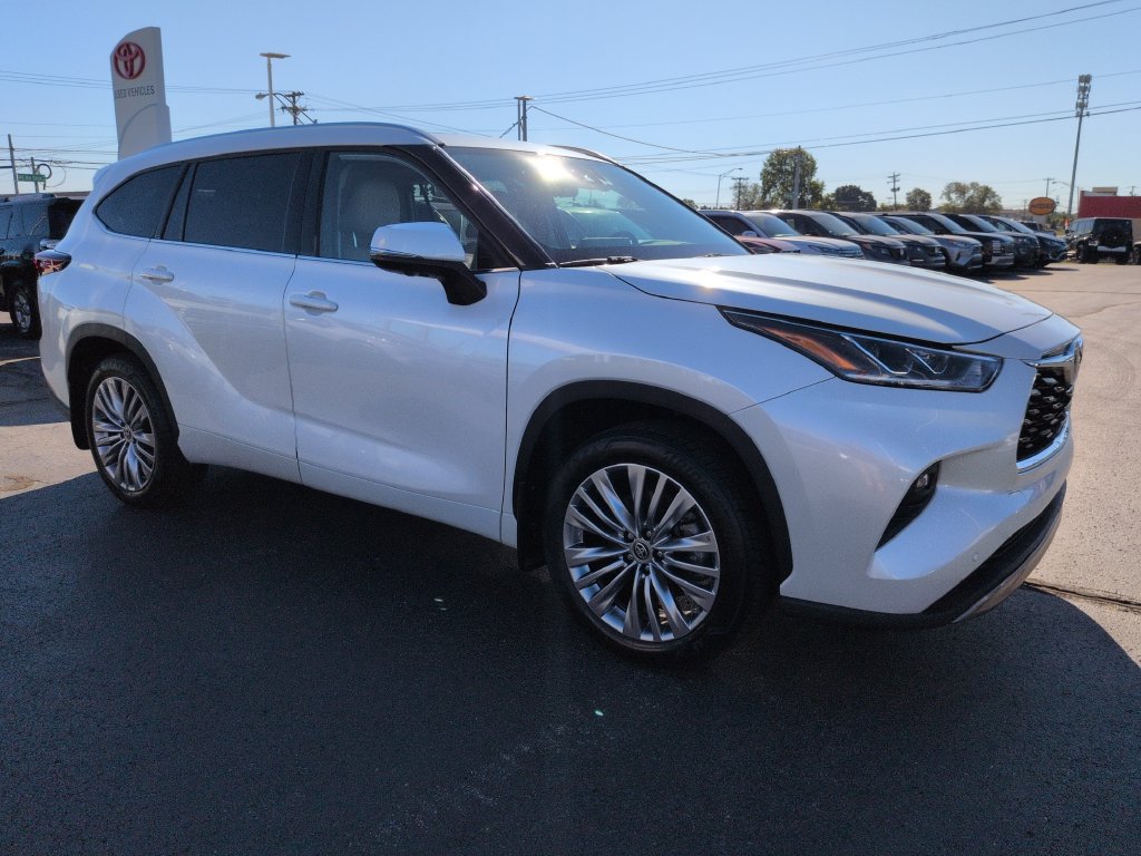 Used 2024 Toyota Highlander Platinum AWD/4WD image 7