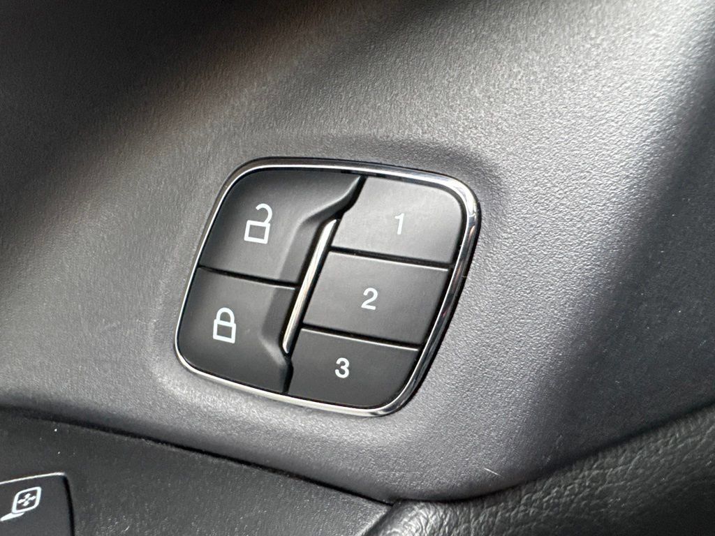 Used 2019 Ford Expedition Limited AWD/4WD image 32