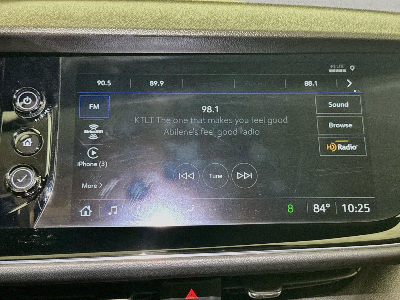 Used 2022 Buick Envision Avenir w/ Technology Package II FWD image 13