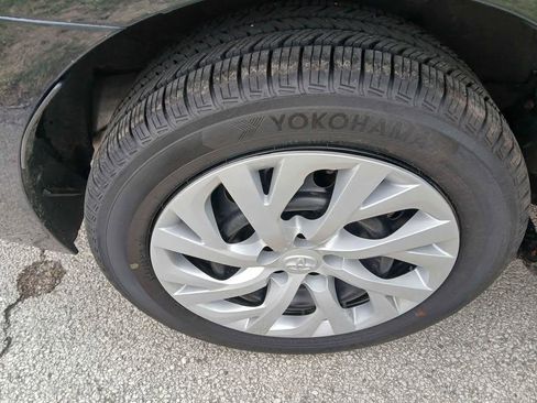 Used 2017 Toyota Corolla LE image 14