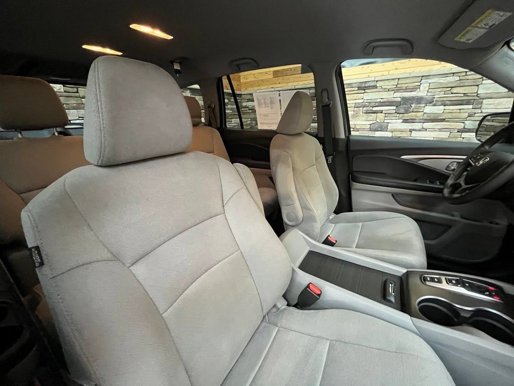 Used 2021 Honda Pilot EX image 28