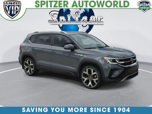 Used 2022 Volkswagen Taos SEL w/ Panoramic Sunroof Package AWD/4WD image 3