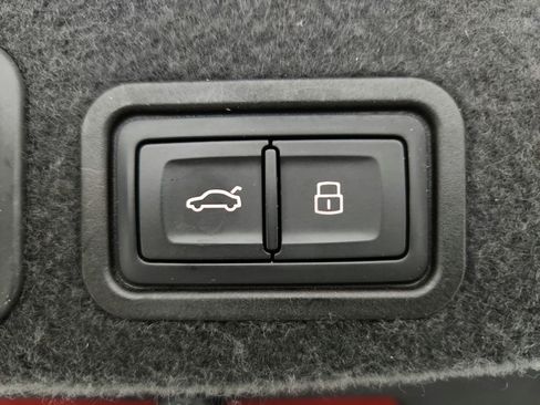 Used 2017 Audi A8 L 4.0T w/ Driver Assistance Package image 43