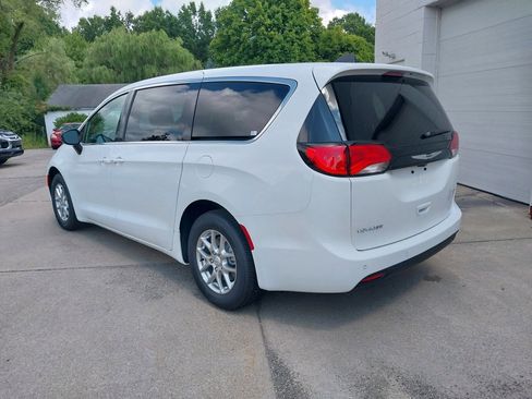 New 2026 Chrysler Voyager LX image 7