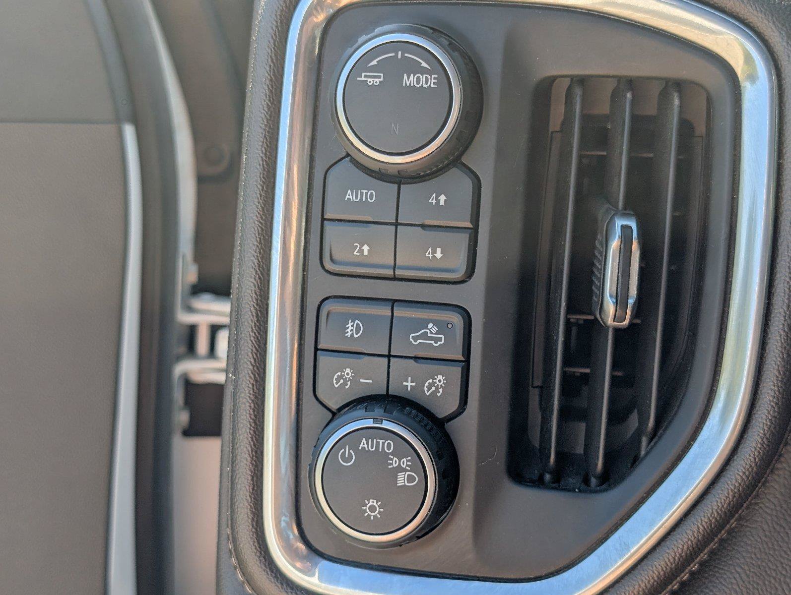 Used 2020 Chevrolet Silverado 1500 LT Trail Boss AWD/4WD image 30
