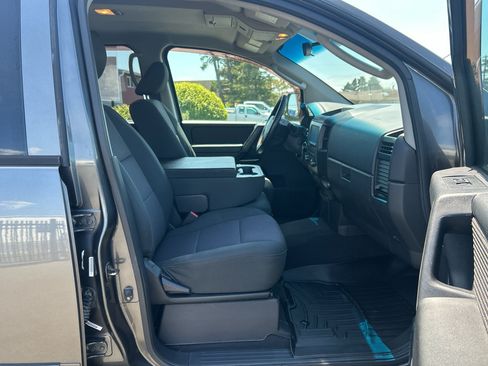 Used 2011 Nissan Titan SV AWD/4WD image 23