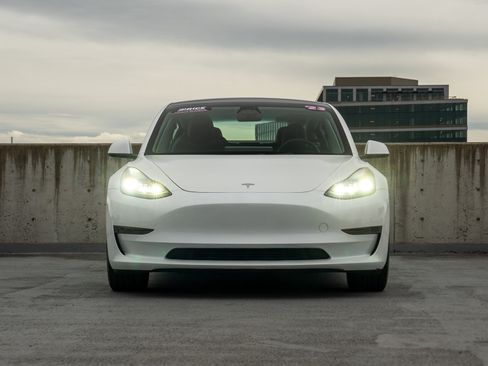 Used 2023 Tesla Model 3 Standard Range RWD image 2