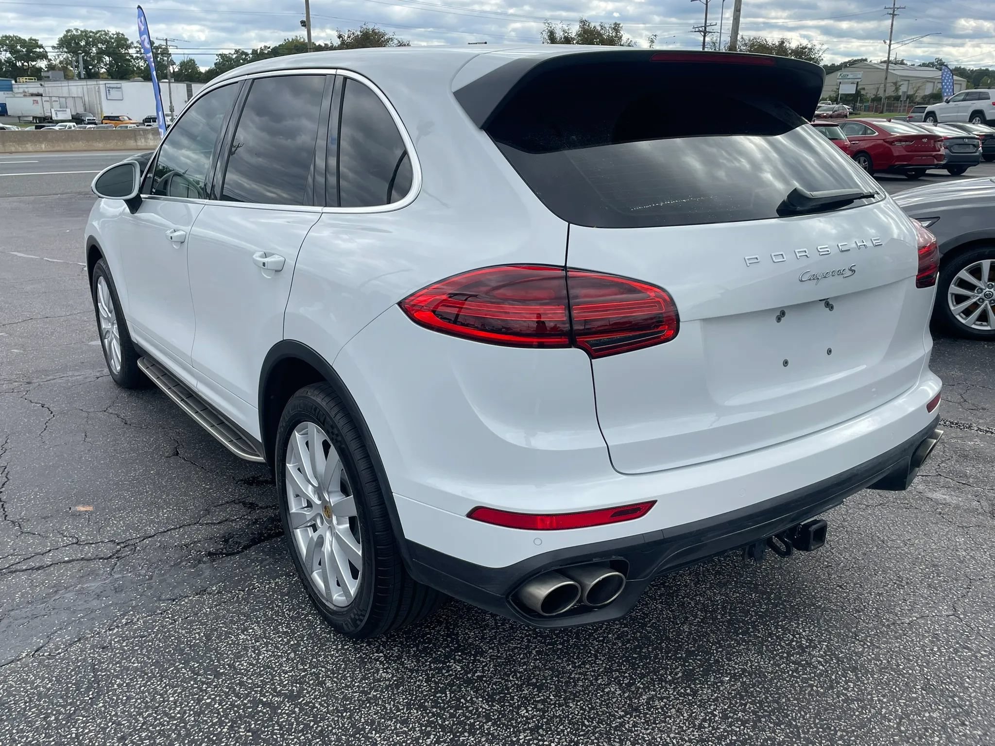 Used 2016 Porsche Cayenne S AWD/4WD image 7