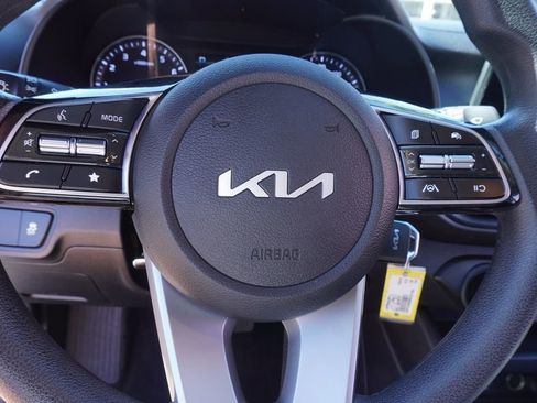 Used 2022 Kia Forte LXS w/ LXS Technology Package image 17