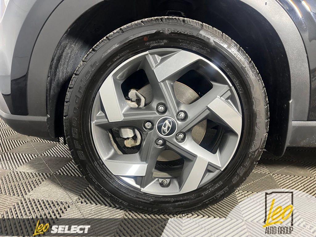 Used 2021 Hyundai Venue SEL FWD image 26