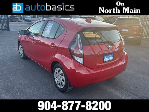 Used 2015 Toyota Prius C Two image 5