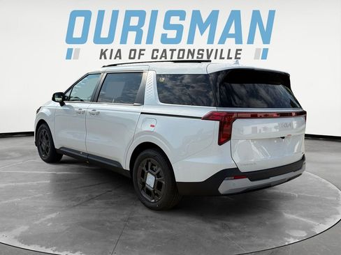 New 2026 Kia Carnival EX FWD image 4
