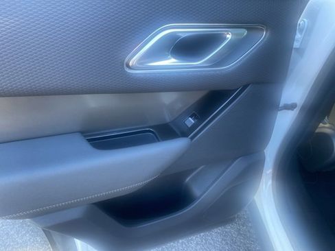 Used 2019 Land Rover Range Rover Velar image 21