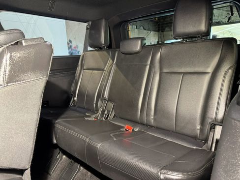 Used 2018 Ford Expedition Max XLT w/ Equipment Group 202A RWD image 32