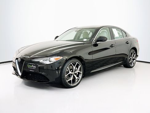 Used 2021 Alfa Romeo Giulia Ti w/ Active Assist 2 Package TI image 3