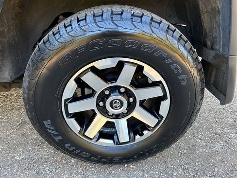 Used 2007 Toyota FJ Cruiser 4WD image 40