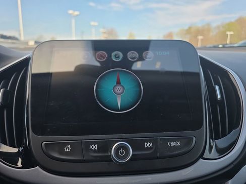 Used 2017 Chevrolet Volt LT w/ Comfort Package image 33